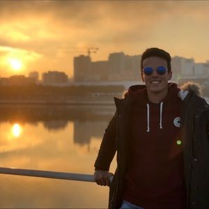 Meet your Posher, Amadeo